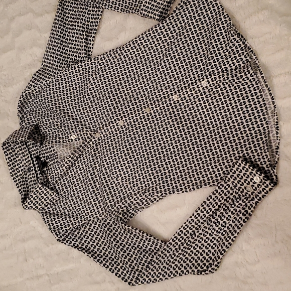 Banana Republic Tops - Like new Banana Republic fitted heart shirt